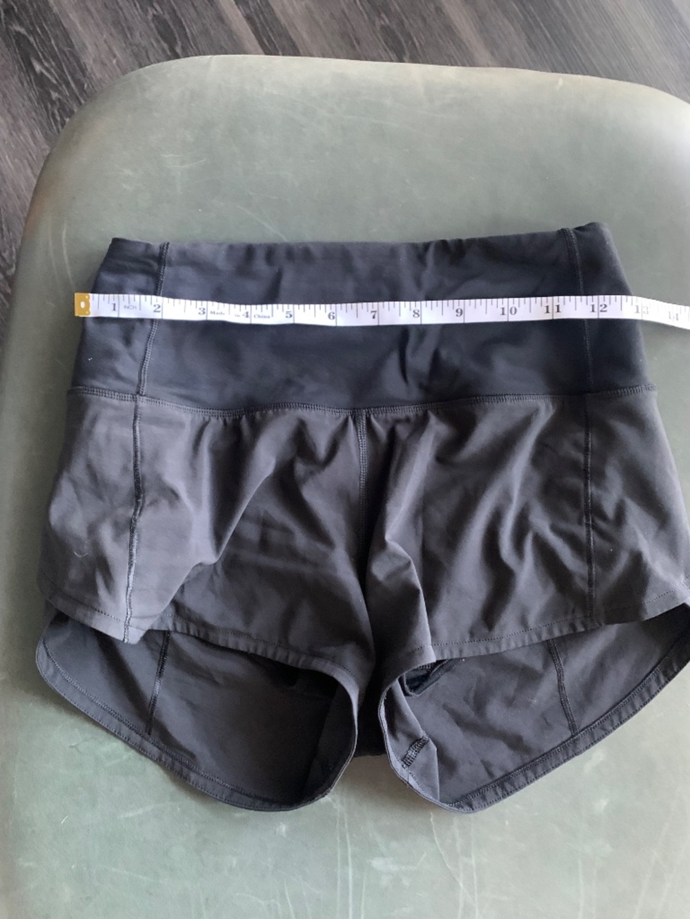 Lululemon speed up high rise lines shorts - black 2.5” - Picture 4 of 5